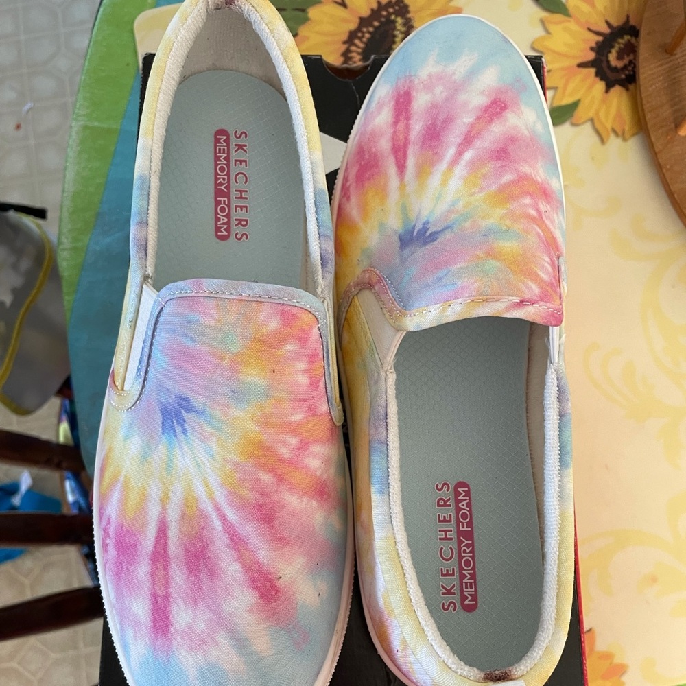 Skechers shoes